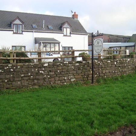 The Farmhouse Lochmeyler Llandeloy Exterior photo